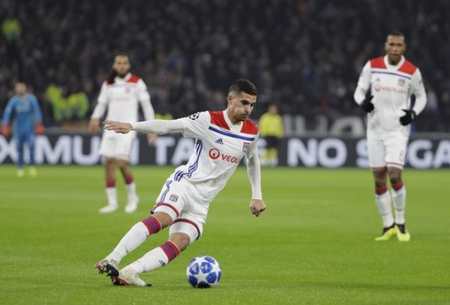 随着他的注 随着他的注